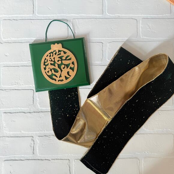 Christmas Holiday Card Holder Green Wooden Topper Gold Ornament Sparkle Ribbon - Picture 2 of 7